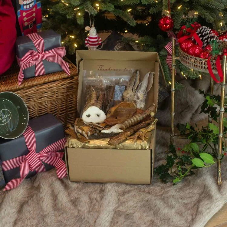 Lords & Labradors Natural Graze Ultimate Treat Box 4 Lords & Labradors Natural Graze Ultimate Treat Box - Image 2